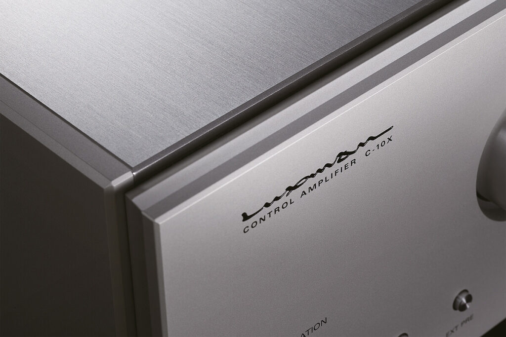 csm C10X P5 image hairline c62783e067 Luxman C 10X Detail