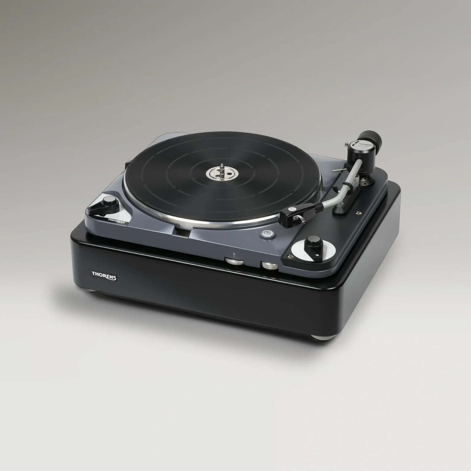 Thorens TD 124 DD Schrägansicht